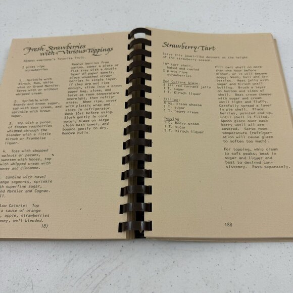 Woodlawn Plantation Cook Book 1979 Nelly’s Needlers Great Collection Of Recipes - Picture 10 of 13